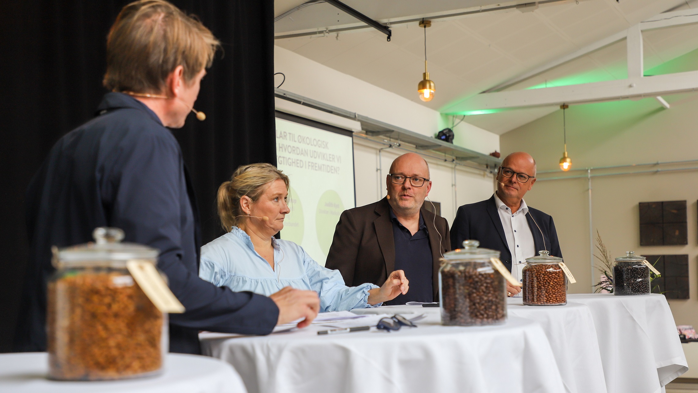 Judith Kyst, Michael Allerup Nielsen og Niels Jensen taler om bæredygtighed ved inspirationsdagen i Kolding