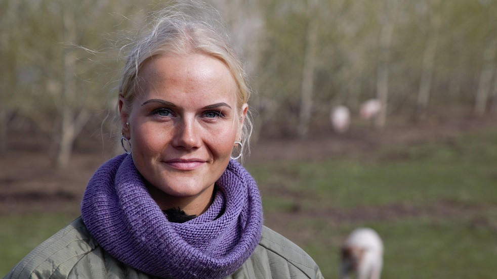 23-årige Stella Lund er ved at uddanne sig til faglært landmand